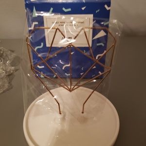 Coat Wire Ceramic Heart jewelry holder